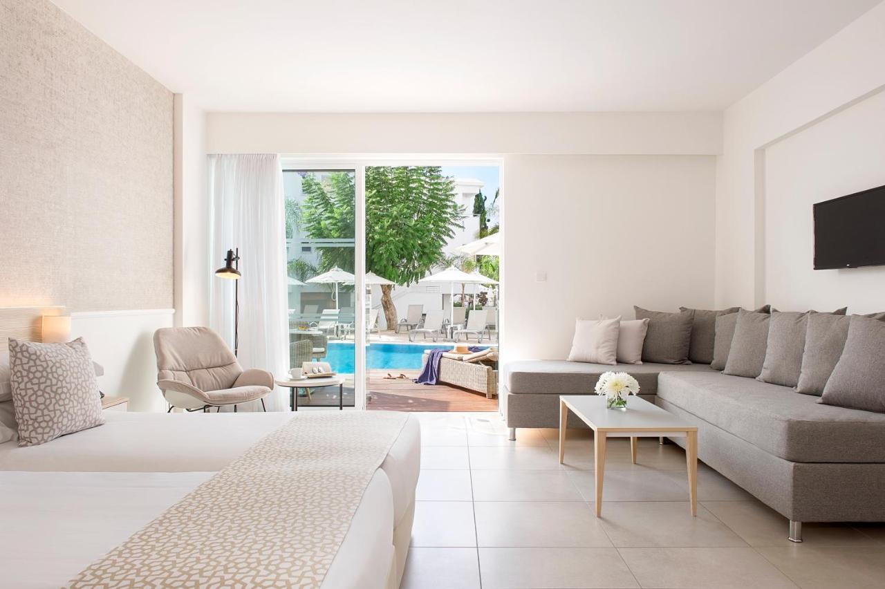 Suite Junior avec Accès Direct à la Piscine