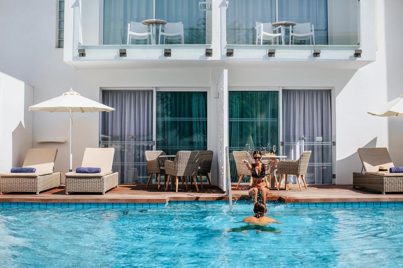 Chambre Double ou Lits Jumeaux avec Accès Direct à la Piscine