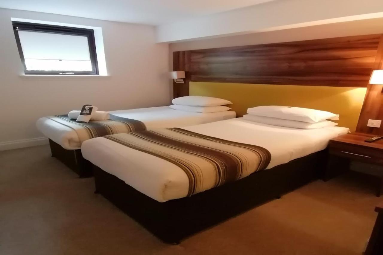 Quarto Twin com Chuveiro
