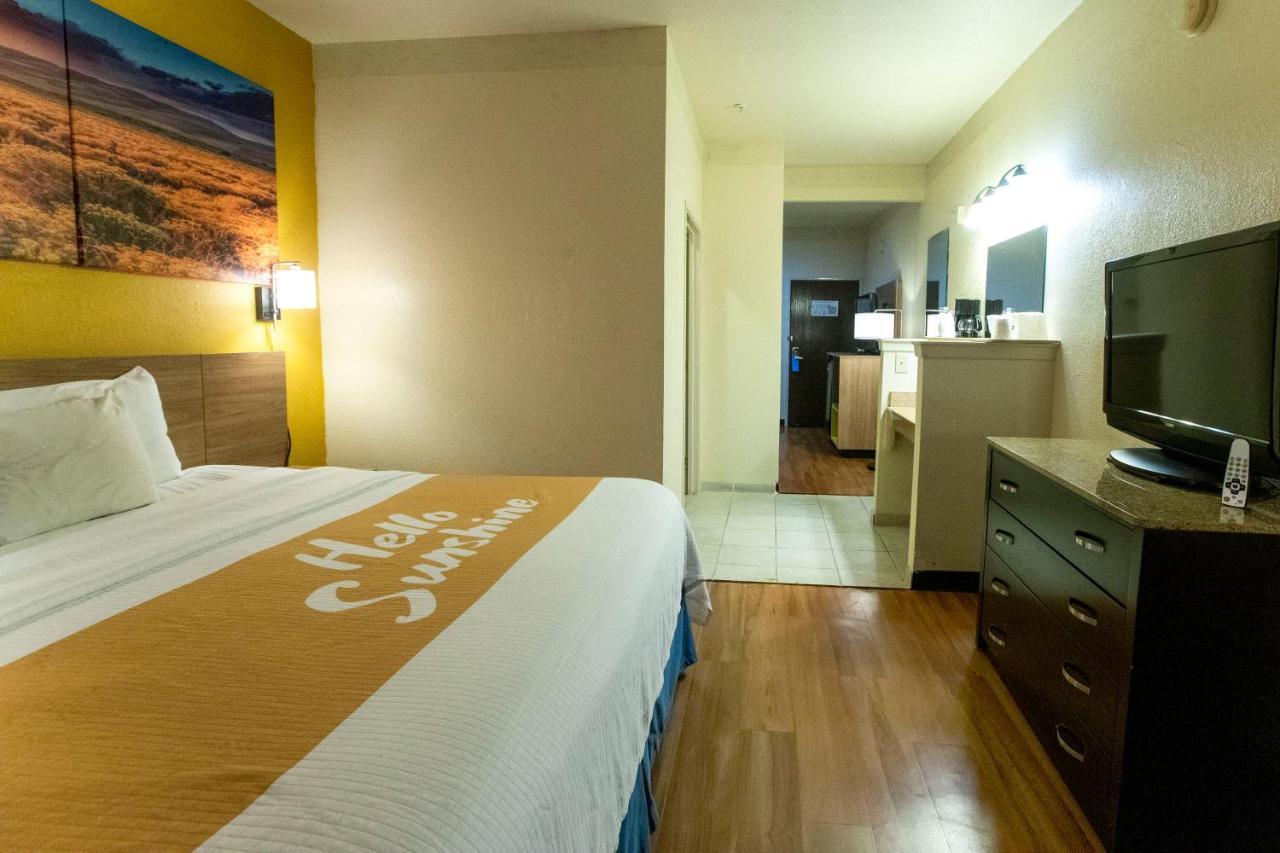 Chambre Lit King-Size - Accessible aux Personnes à Mobilité Réduite - Non-Fumeurs