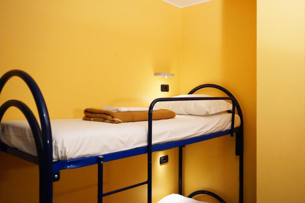 Bed 6-Bed Male Dormitory Room Private Bathroom