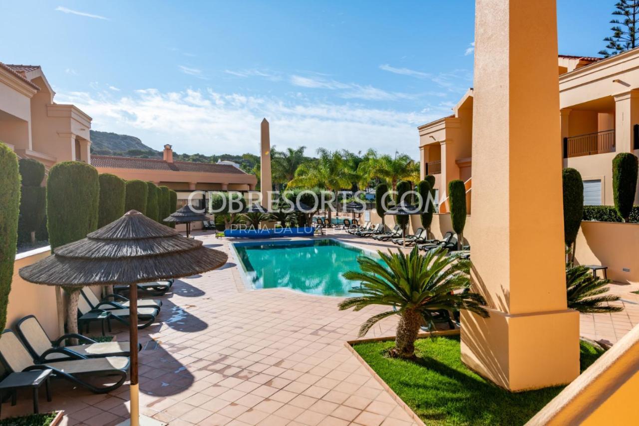 Standard One-Bedroom Apartment Pool Side