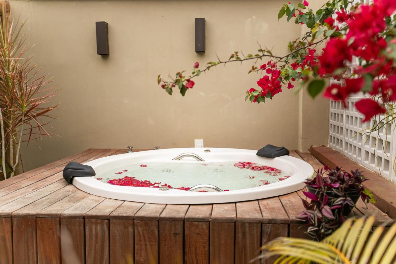 Deluxe Double Room Bath