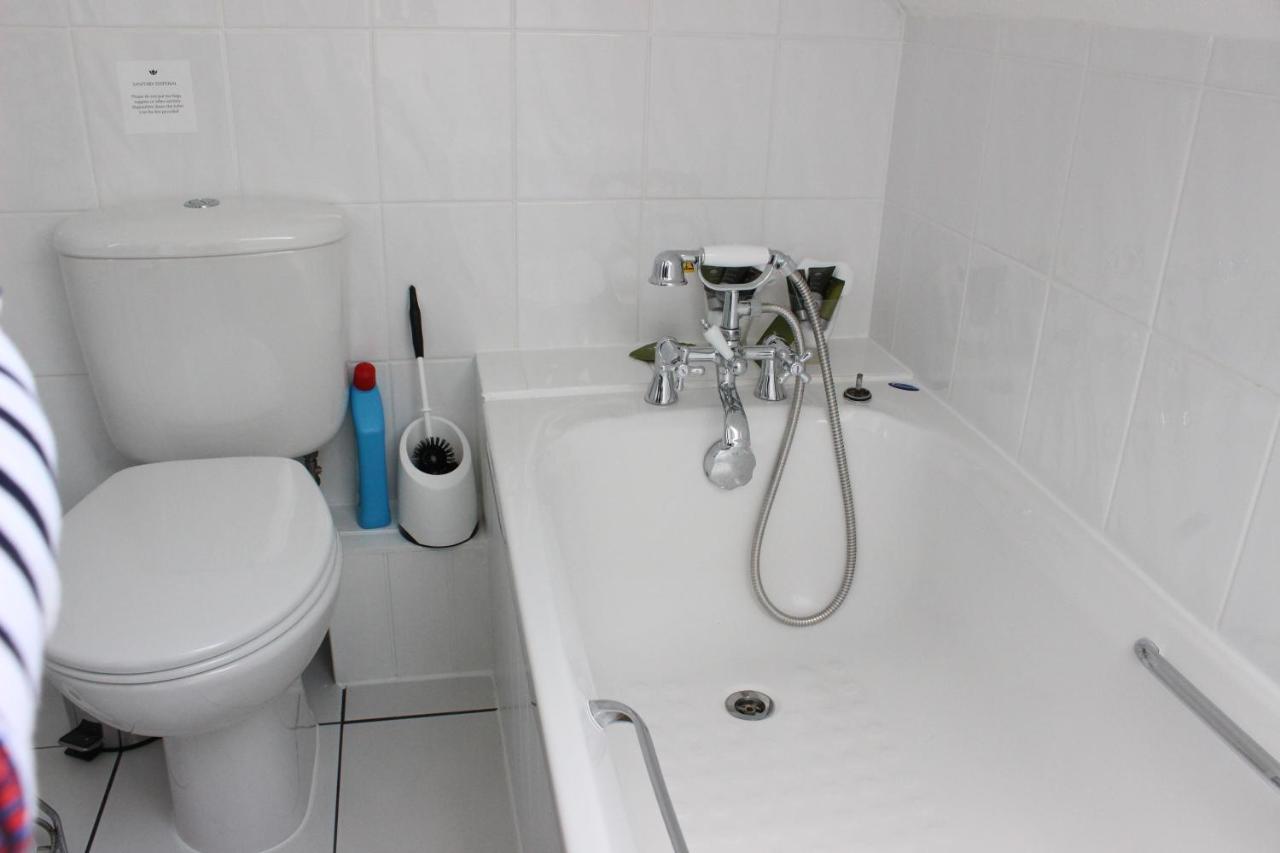 Double Room Private Bathroom
