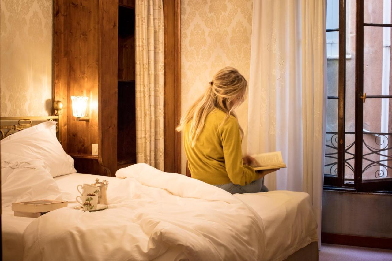 Quarto Econômico com Cama de Casal ou 2 de Solteiro