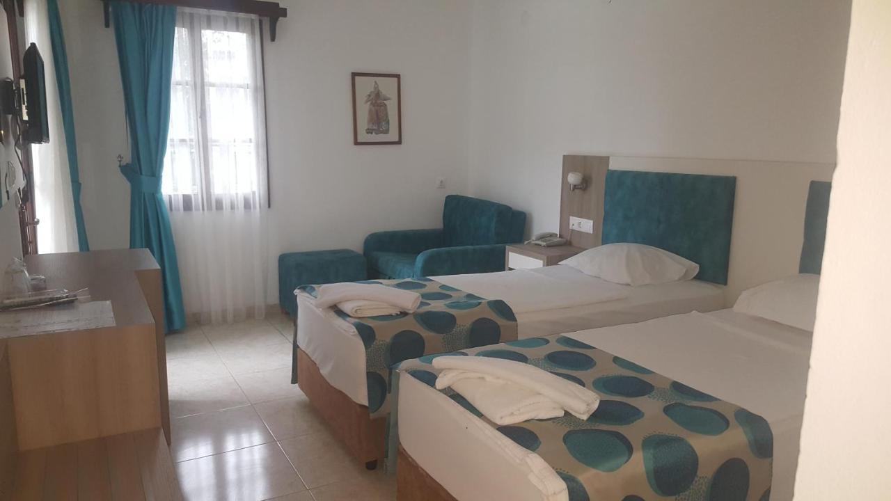 Quarto Standard com Cama de Casal ou 2 de Solteiro e Vista do Mar