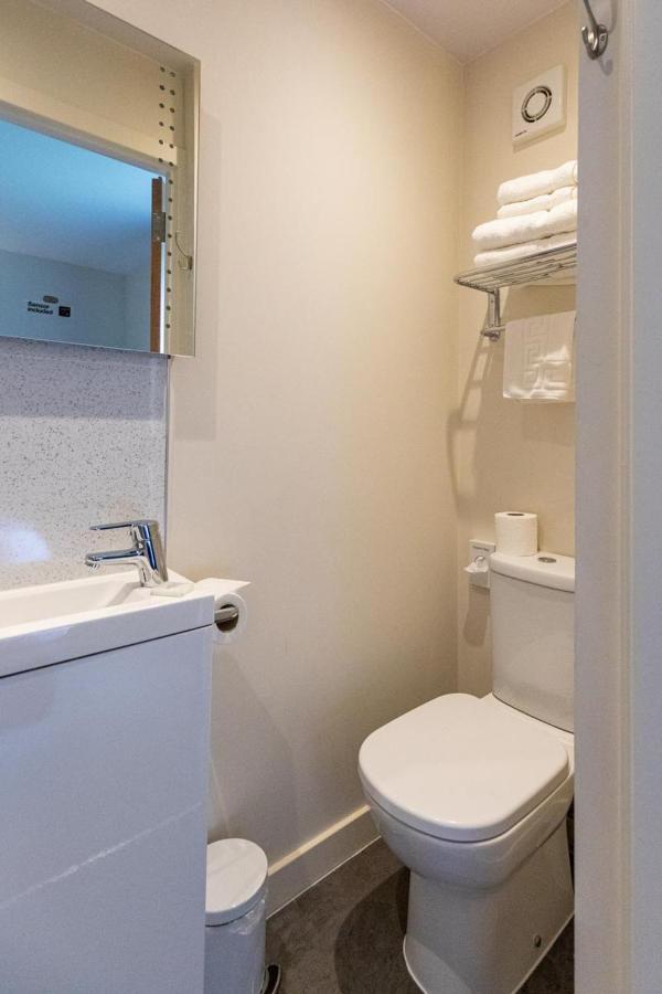 Economy Twin Room
