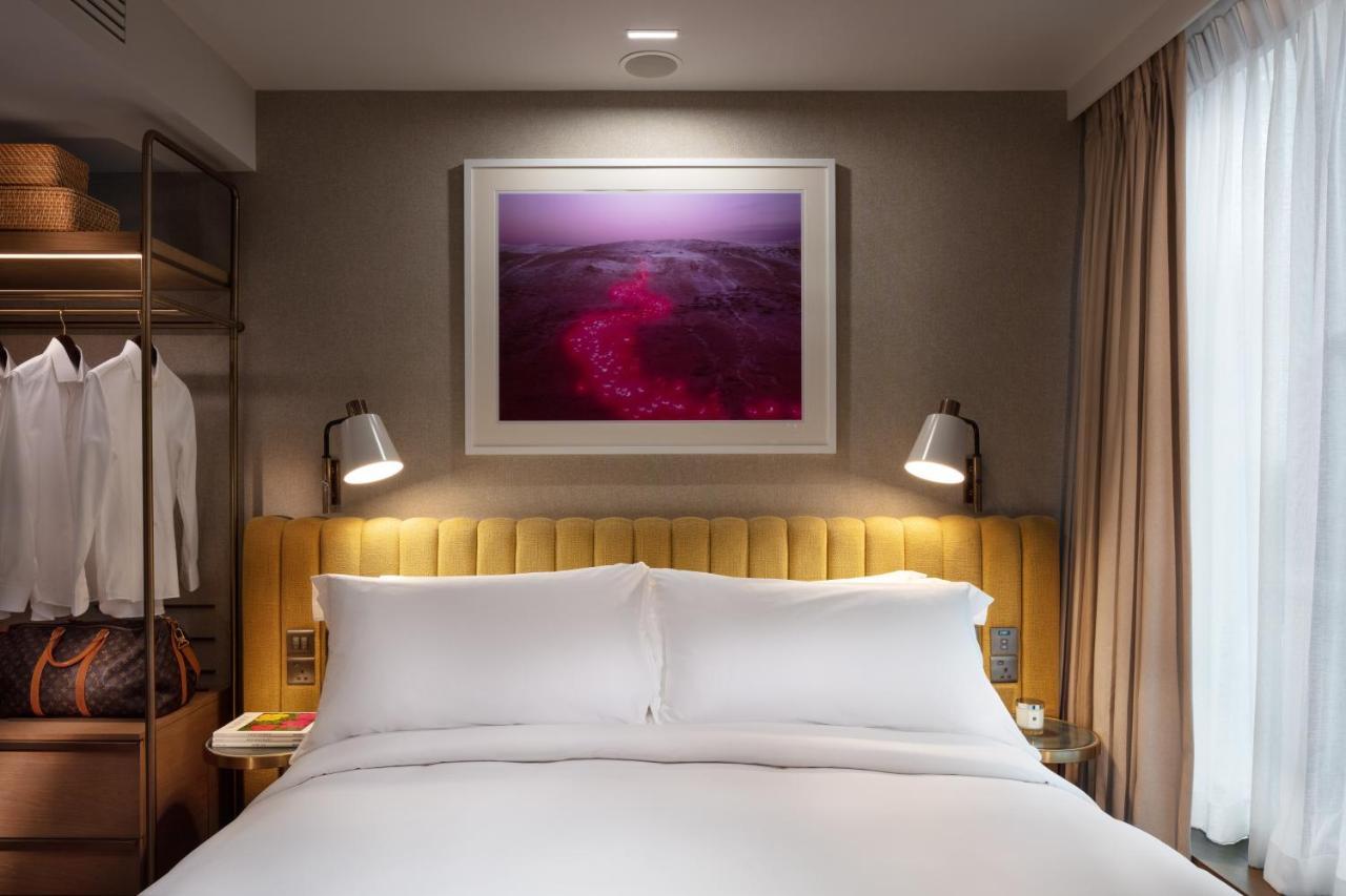 Zimmer mit Kingsize-Bett