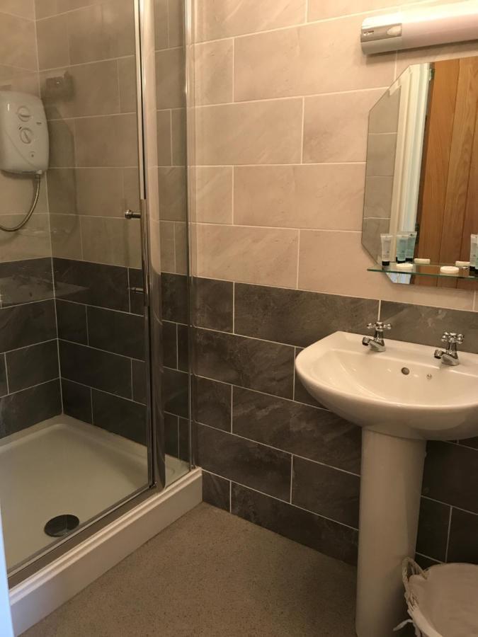 Twin Room Private Bathroom