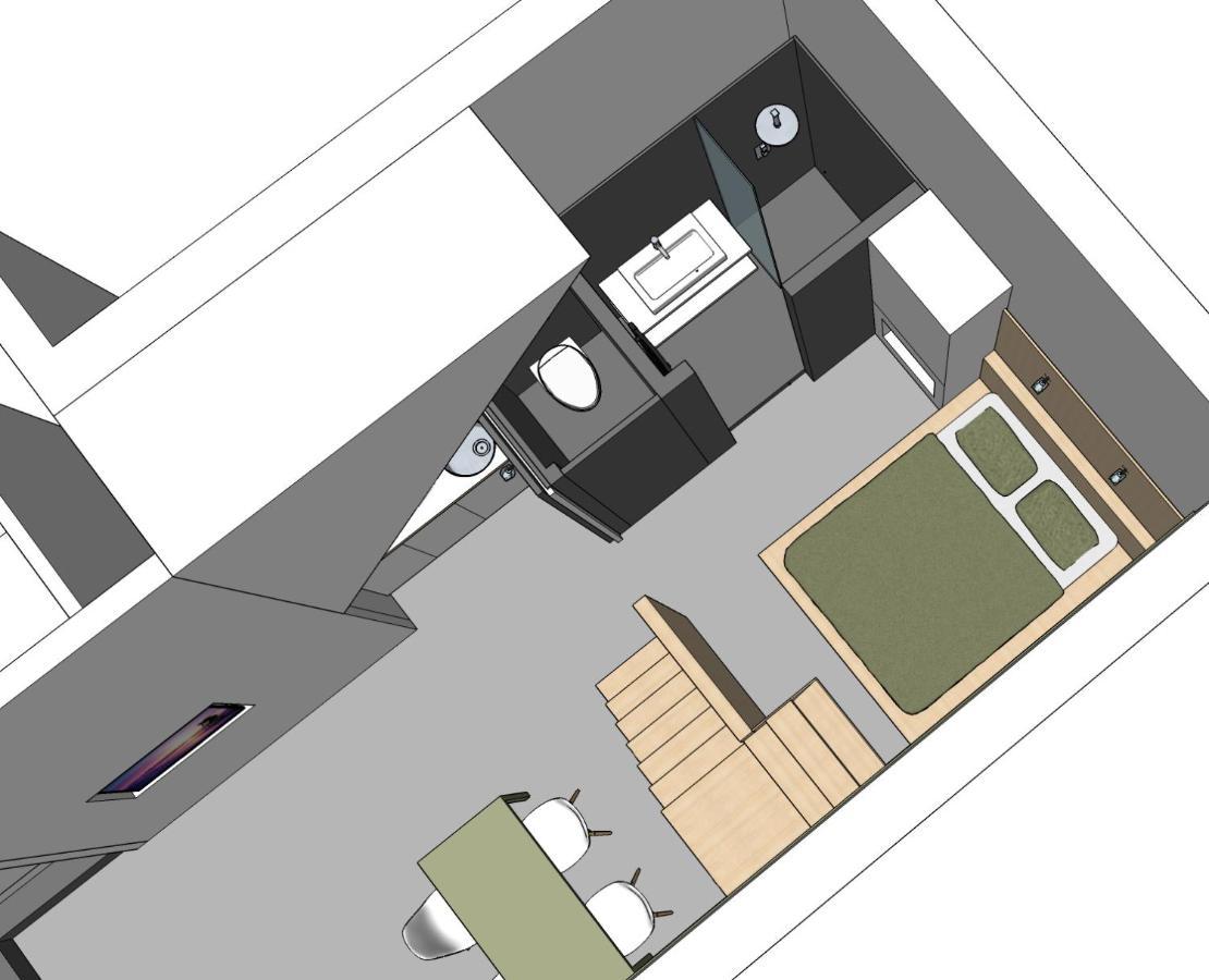 Deluxe Studio