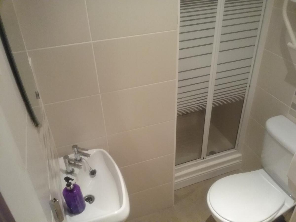 Twin Room Shower