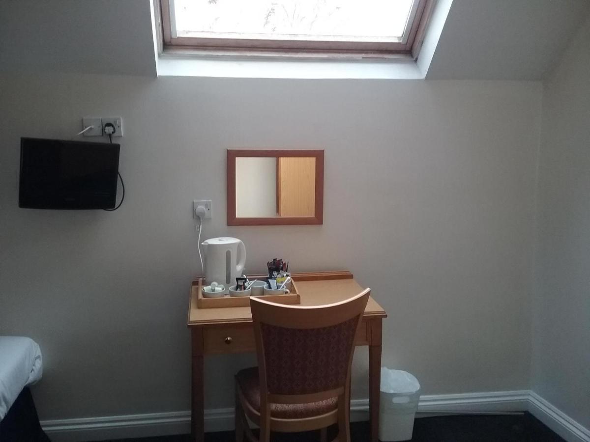 Triple Room Shower