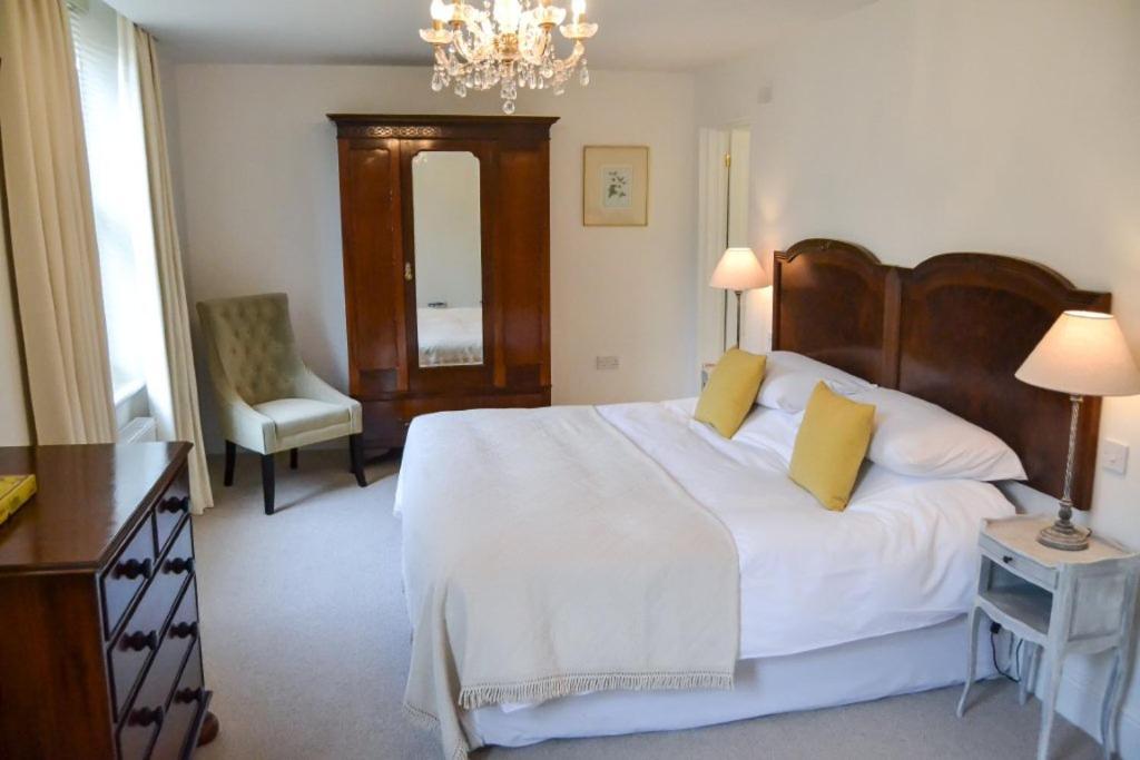 Large Double or Twin Room
