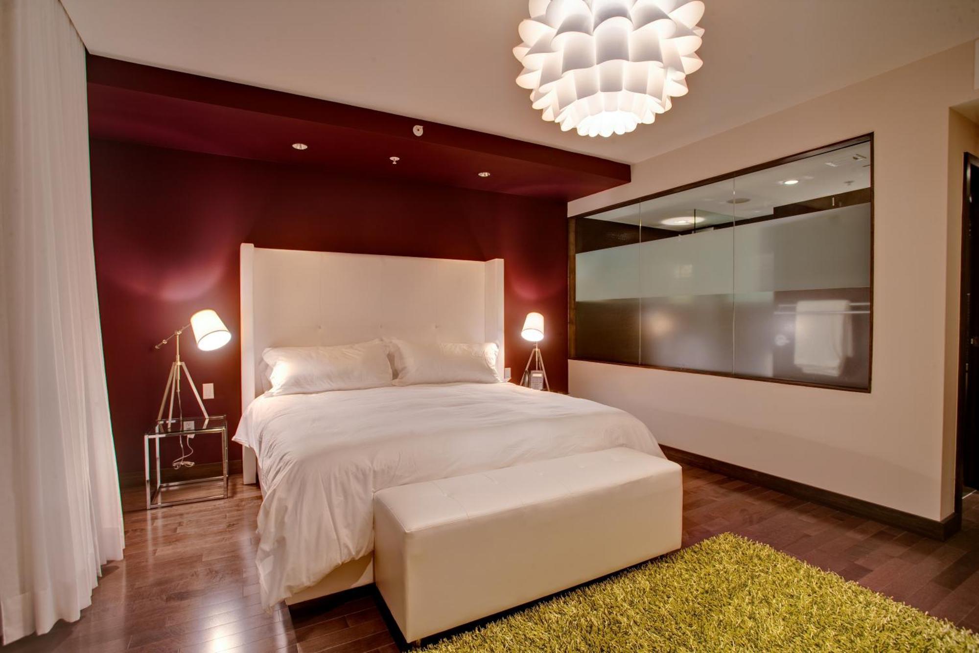 Prime King Balcony Room