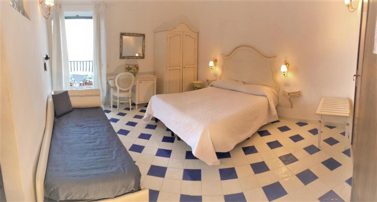 Triple Room Sea View