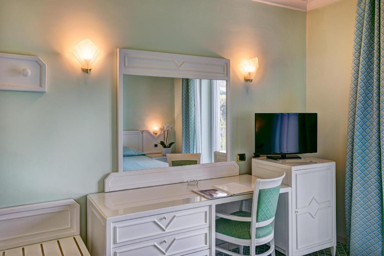 Classic Double or Twin Room Garden View
