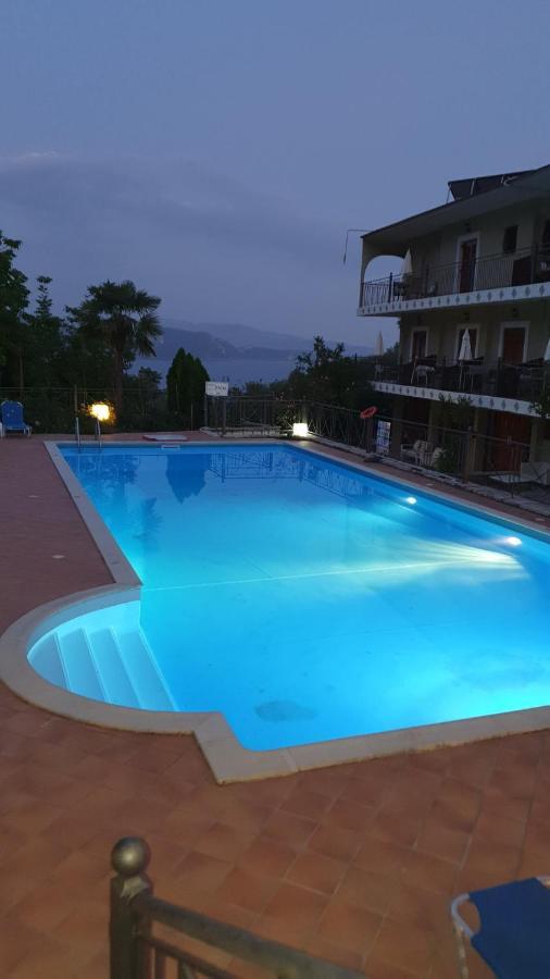 Apartamento de 2 Quartos com Vista do Mar