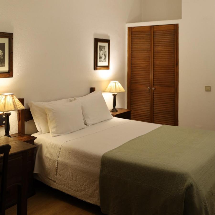 Quarto com Cama de Casal ou 2 de Solteiro e Vista do Continente