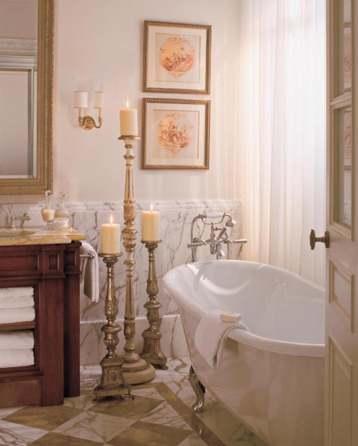 Four Seasons Kamer met kingsize bed