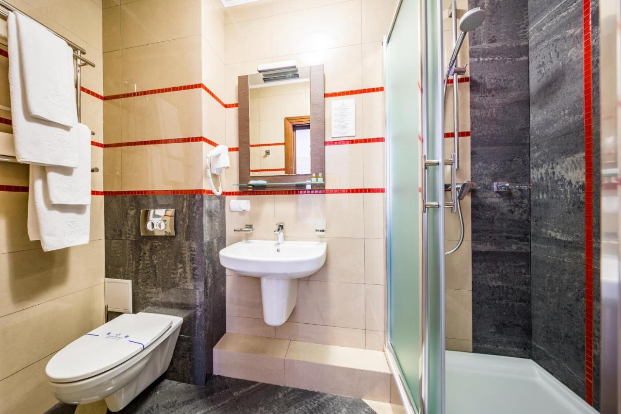 Large Double or Twin Room