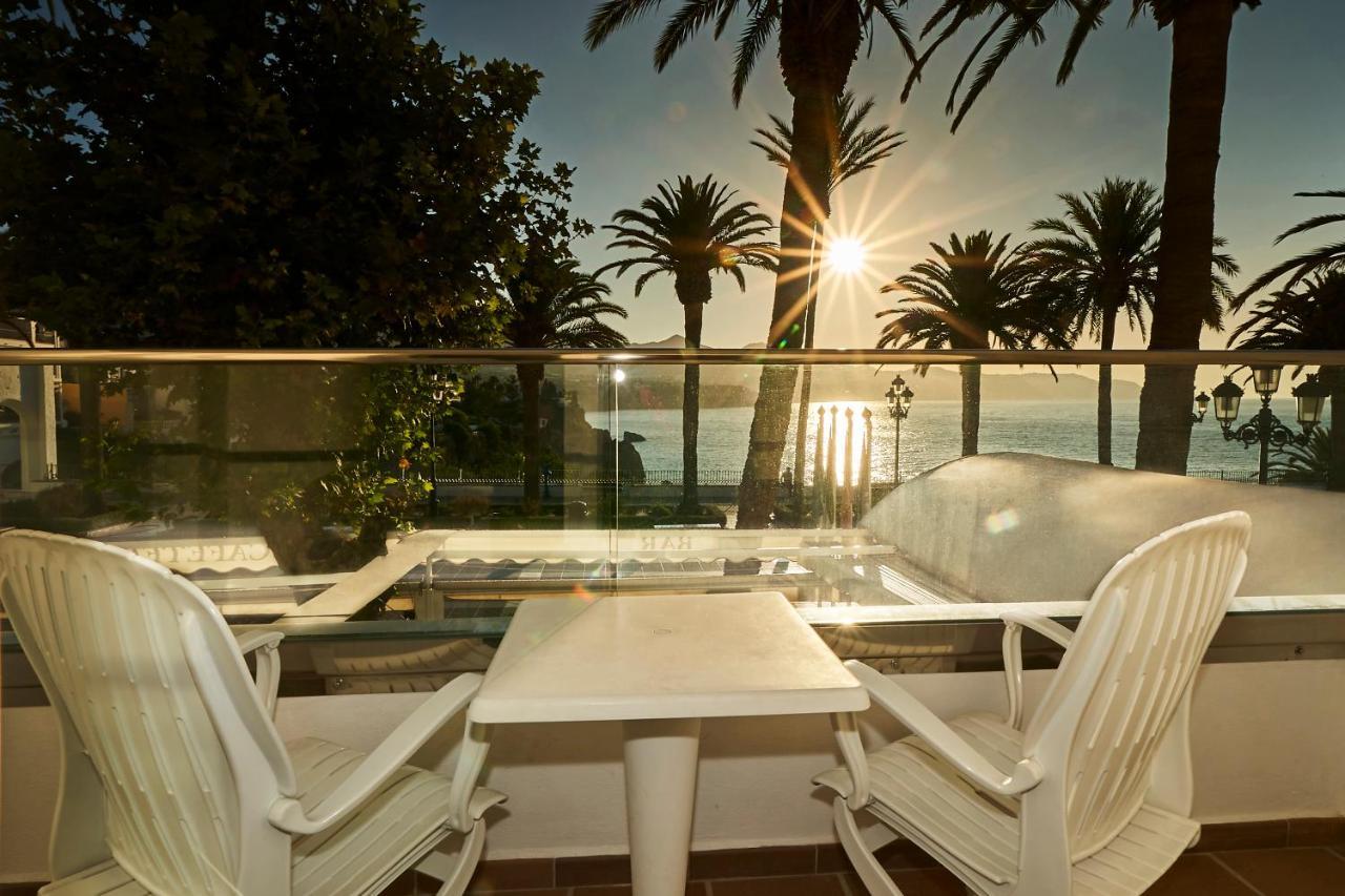 Double or Twin Room with Side Sea View