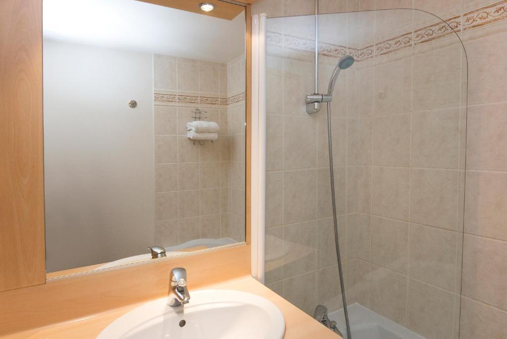 Triple Room (3 single Beds),63920035:JPEG