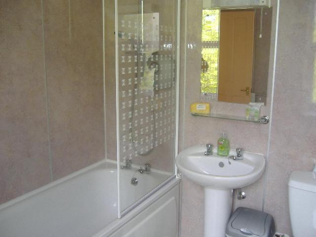 Family Room Private Bathroom,1051834120:JPEG