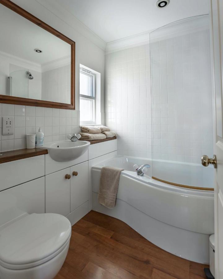 Double Room Private Bathroom
