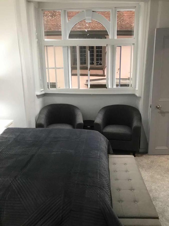Deluxe Studio