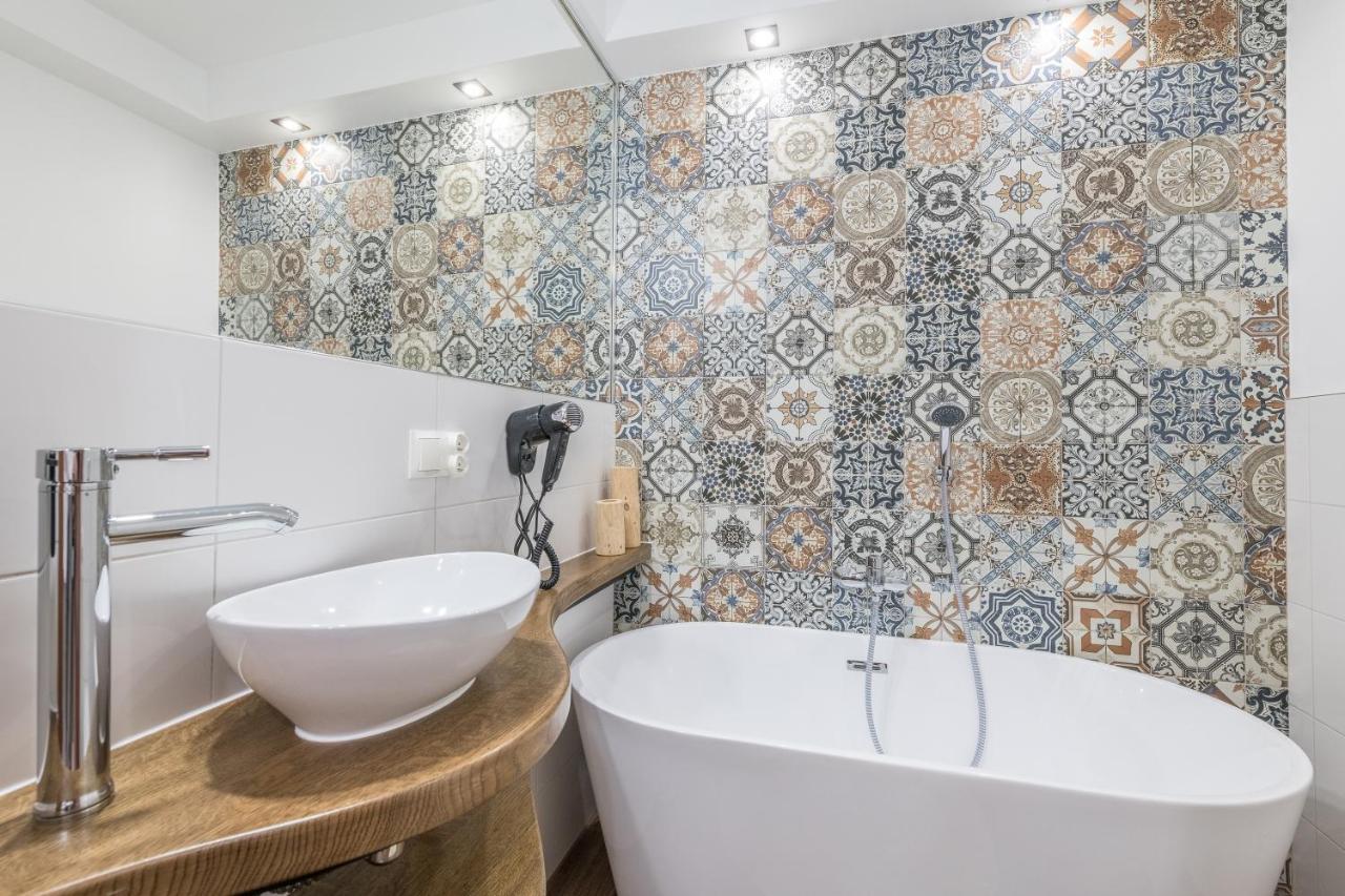Quadruple Room Bath
