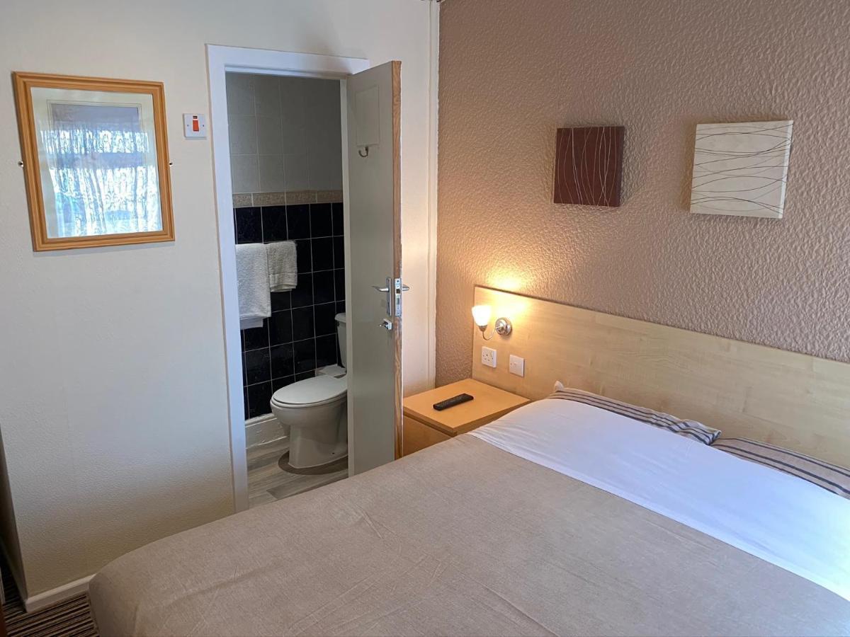 Double Room Private Bathroom