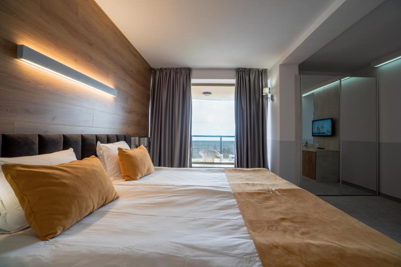 Double or Twin Room Balcony Park View