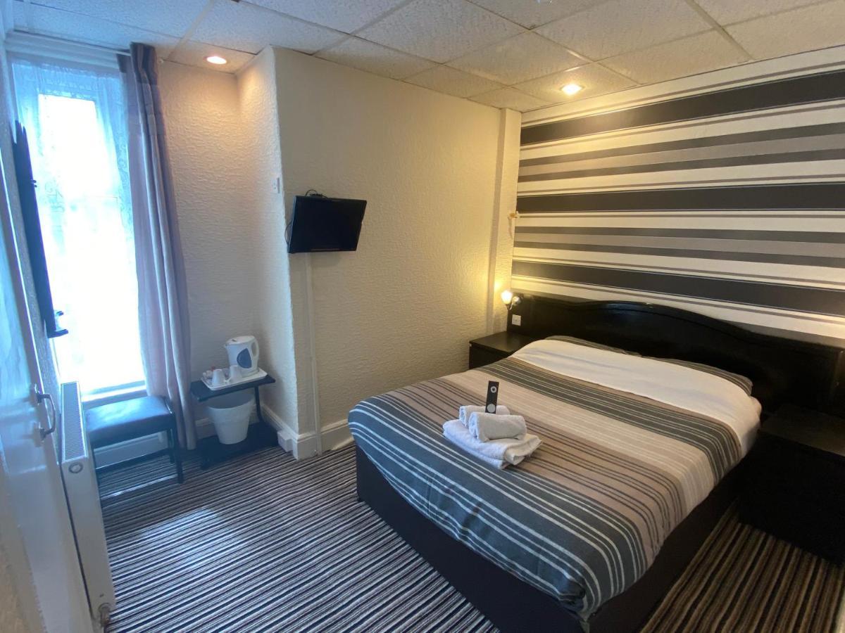 Double Room Private Bathroom