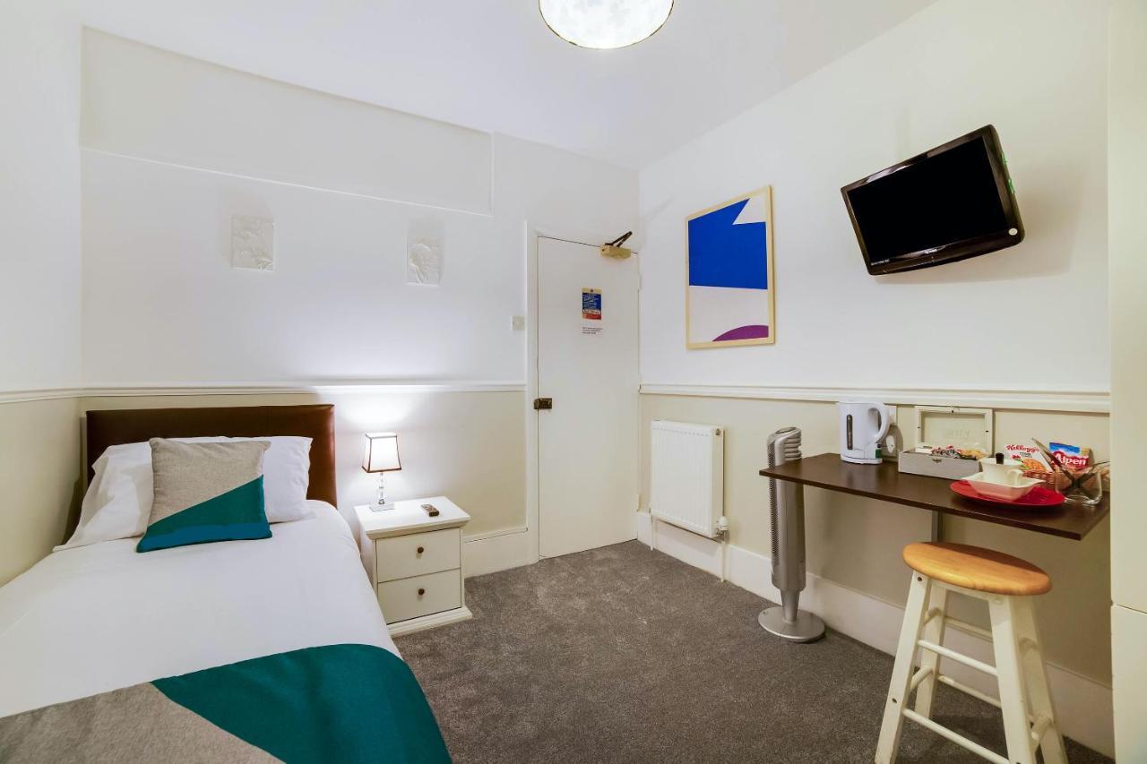 Single Room with Private External Bathroom