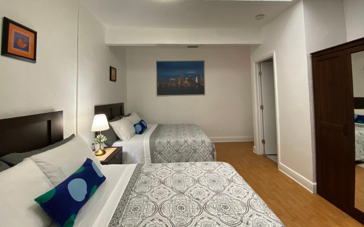 Private Double Queen Room Bathroom