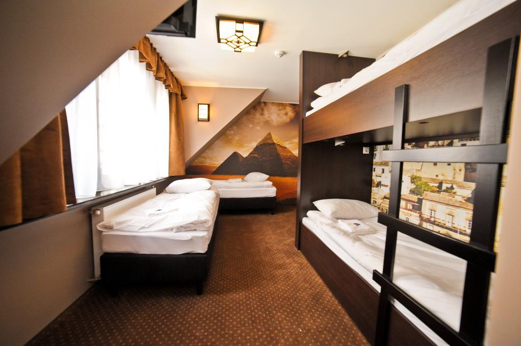 Quadruple Room,106946268:JPEG