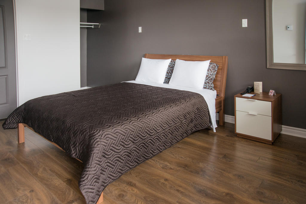 Habitación con cama grande
