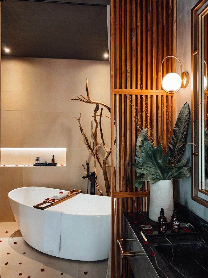 Deluxe Double Room Bath