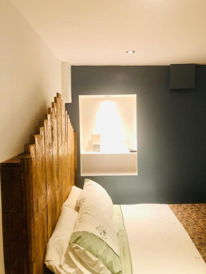 One-Bedroom Apartment,1074077821:JPEG