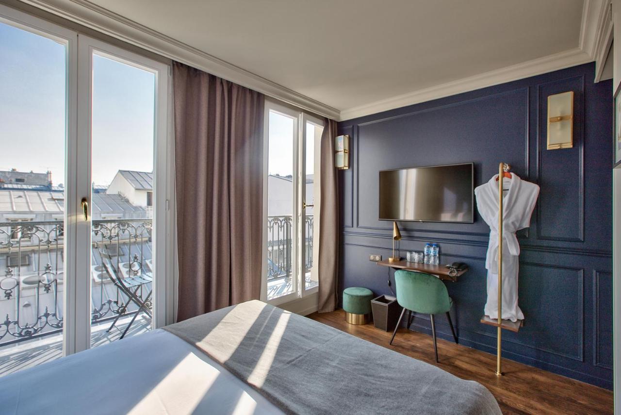 Queen Room Balcony