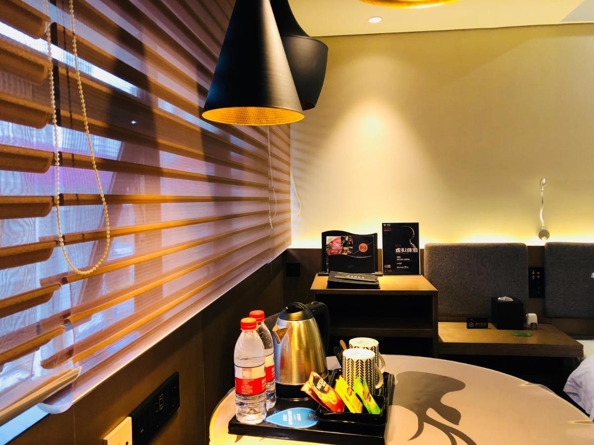 Deluxe Twin Room Snacks&Bathtub