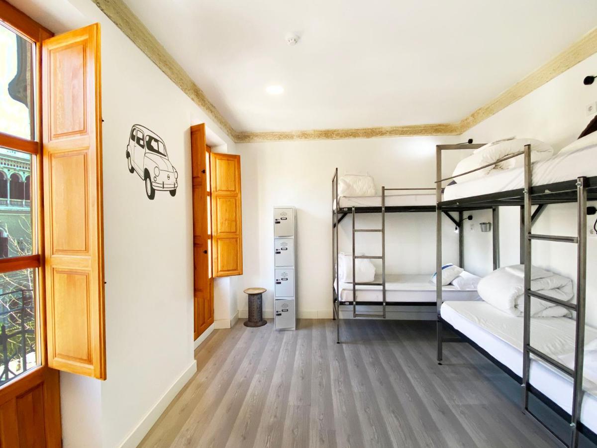 Bed 4-Bed Dormitory Room