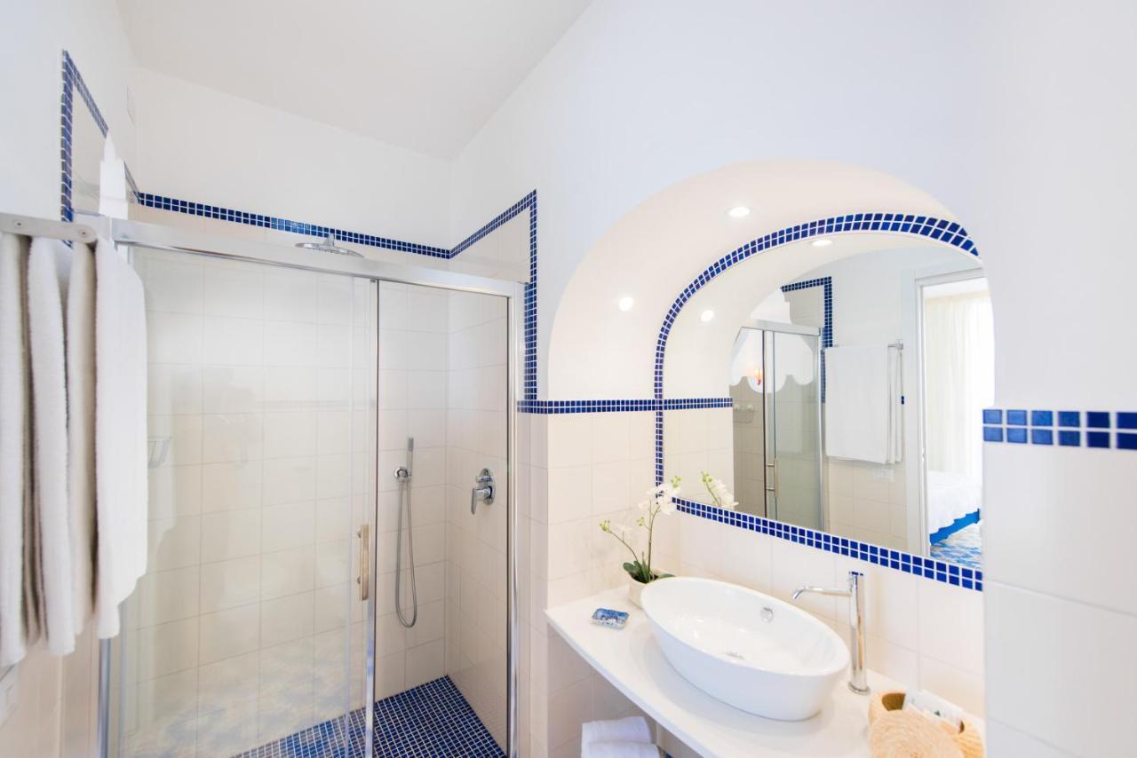 Double or Twin Room Sea View