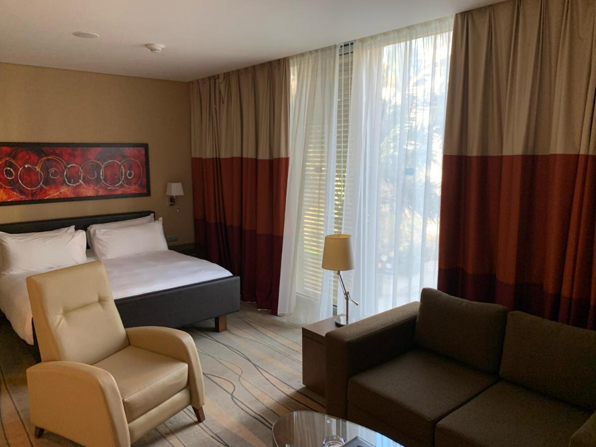 King Studio Suite with Balcony and Sea View - Smoking