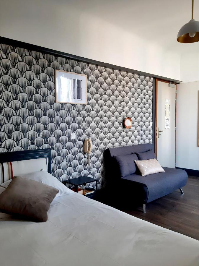 Deluxe Double Room Shower