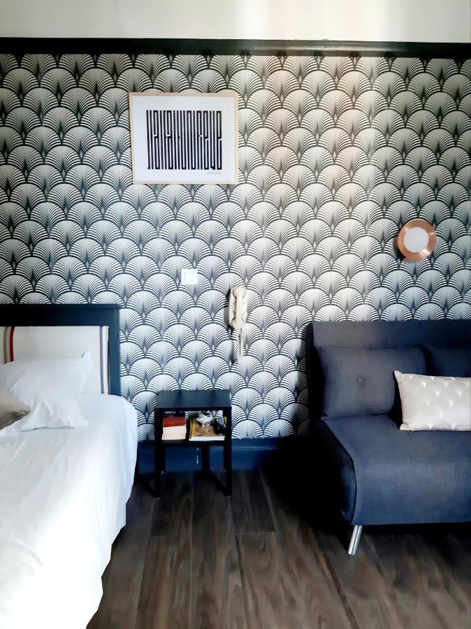 Deluxe Double Room Shower