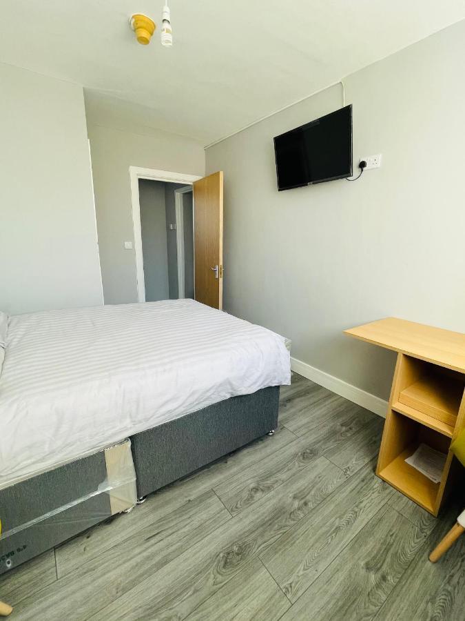 Double Room Private Bathroom