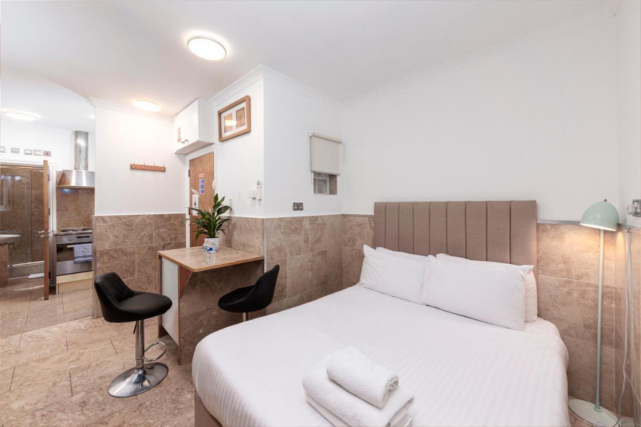 Deluxe Apartments
