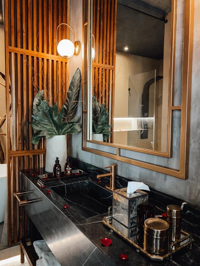 Deluxe Double Room Bath