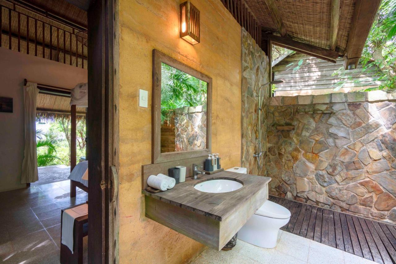 Superior Bungalow Garden View-Rammed Earth